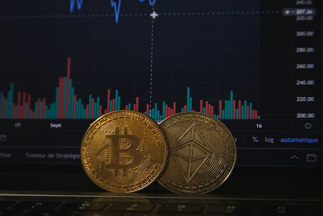 Brain Machine Learning Signals on Cryptocurrencies